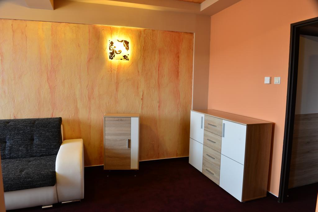 Hotel Dumbier Brezno Kamer foto