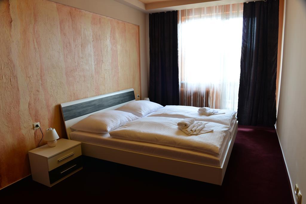 Hotel Dumbier Brezno Kamer foto